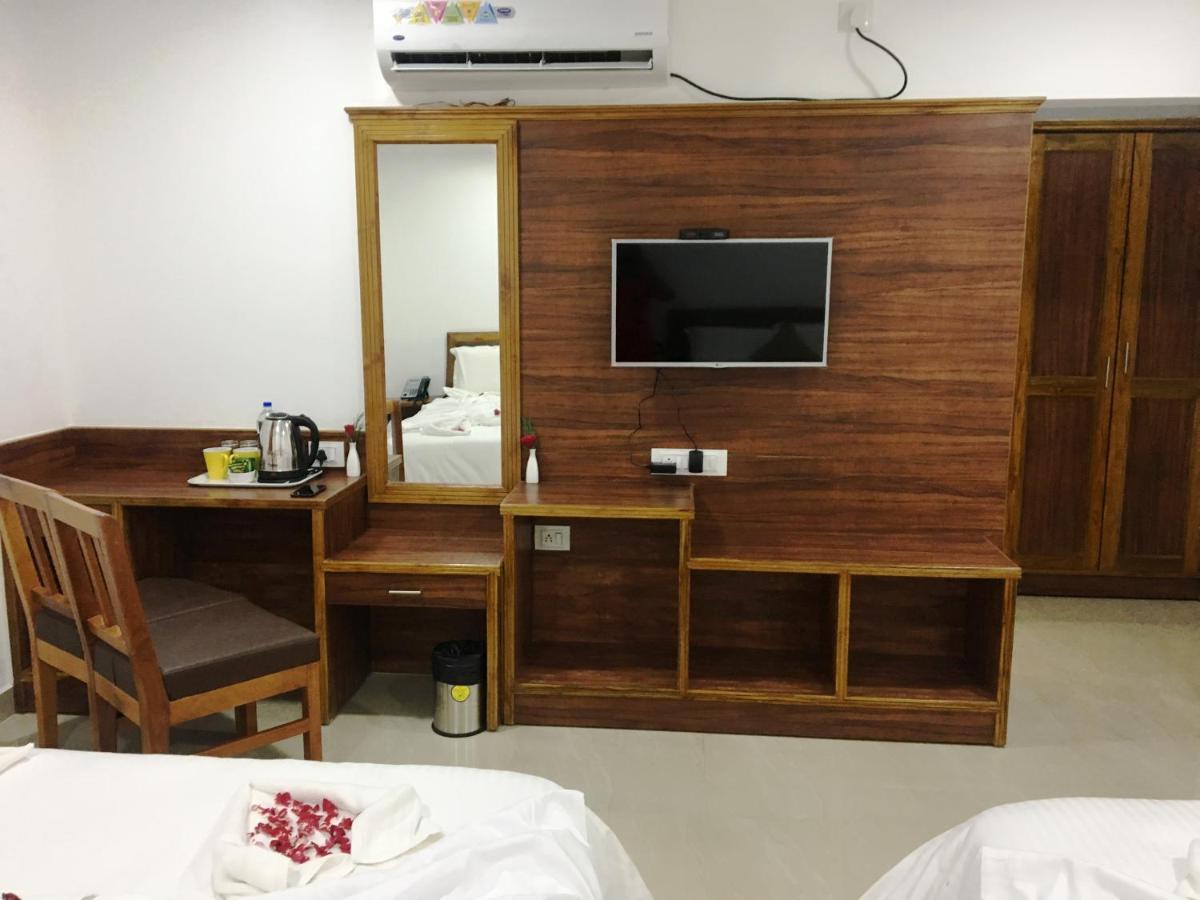 Hotel Agt Park Chennai Bagian luar foto