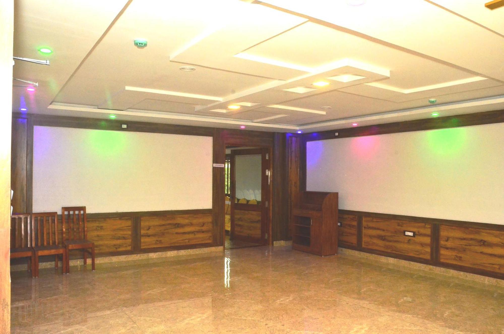 Hotel Agt Park Chennai Bagian luar foto