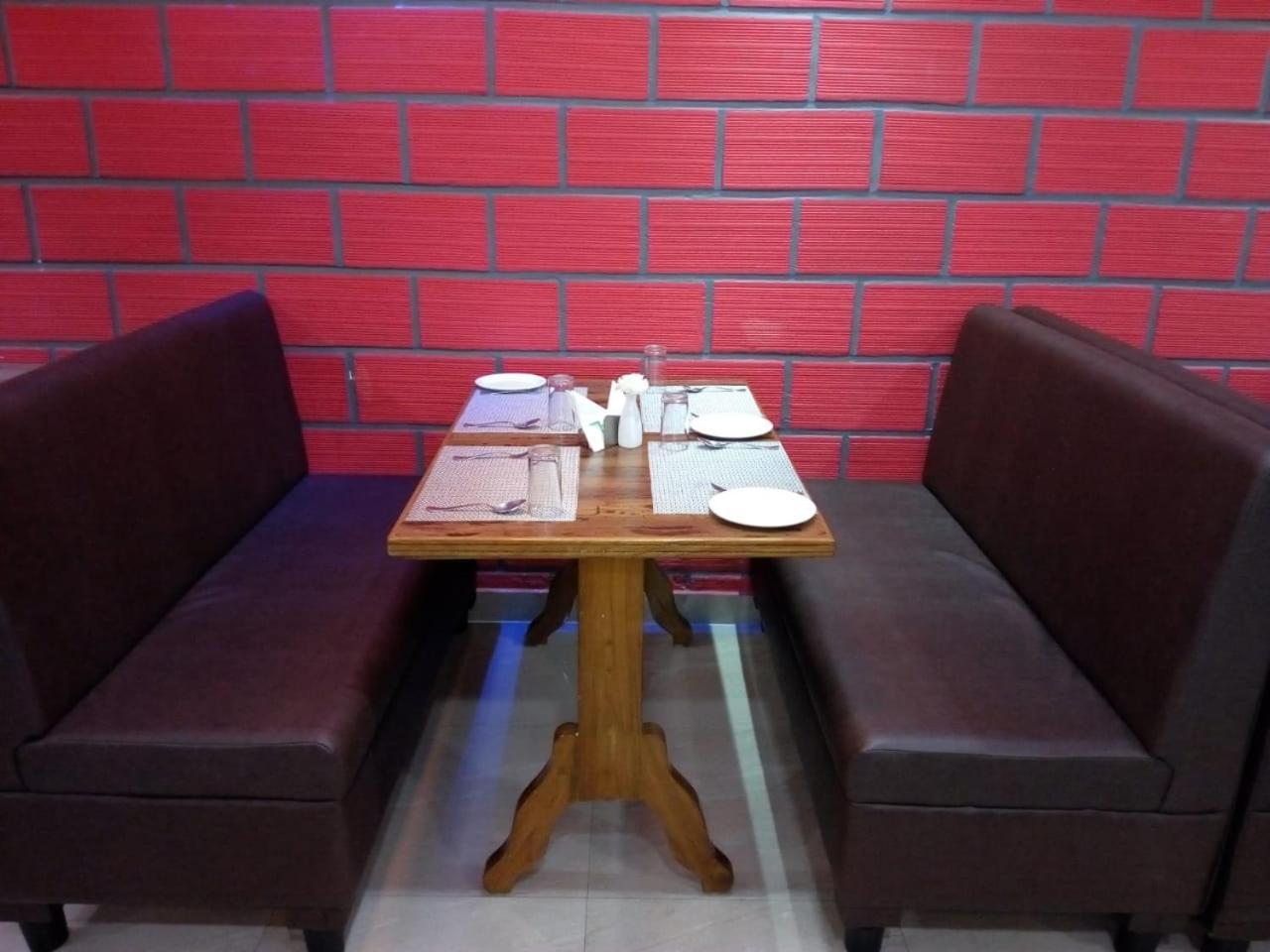 Hotel Agt Park Chennai Bagian luar foto