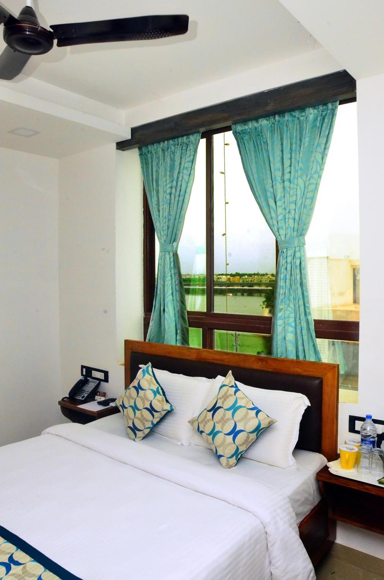 Hotel Agt Park Chennai Bagian luar foto
