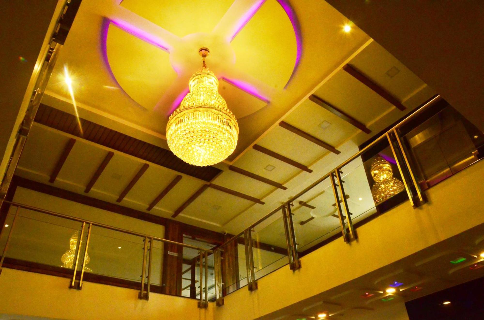 Hotel Agt Park Chennai Bagian luar foto